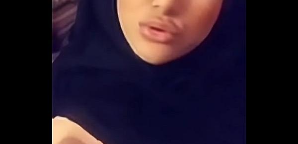 Muslim Hijabi Girl With Big Boobs Takes Sexy Selfie Video